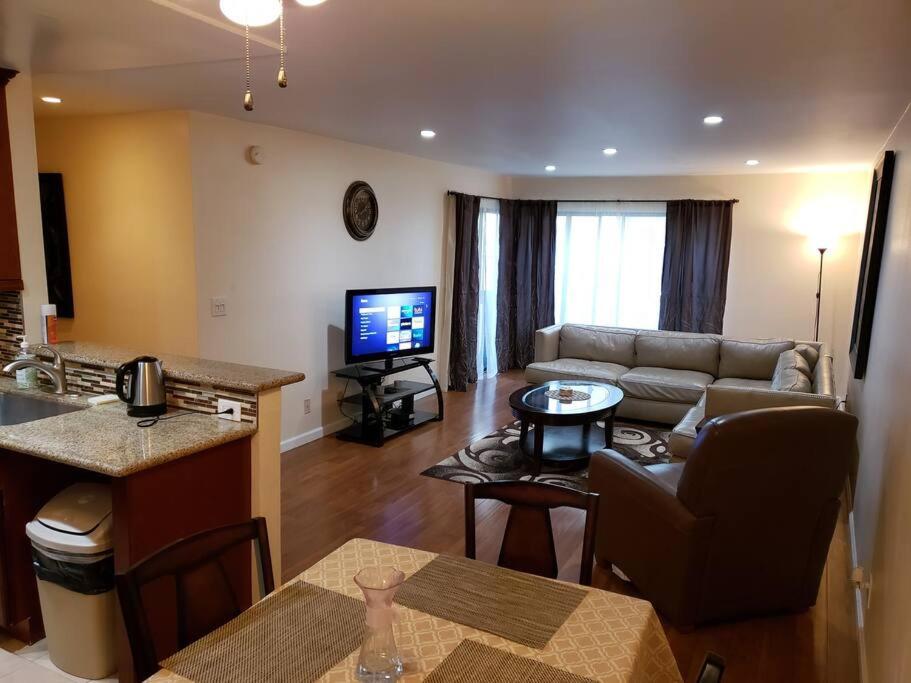 Beautiful Spacious 2 Bedroom, 2 Bathroom Condo Long Beach Exterior foto